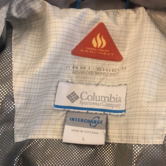 Women’s Columbia Ski Jacket - Picture 13 of 15